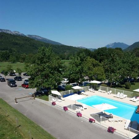 The Green Fee Close To The Golf Course And 5 Minutes From The Lake Giez Dış mekan fotoğraf