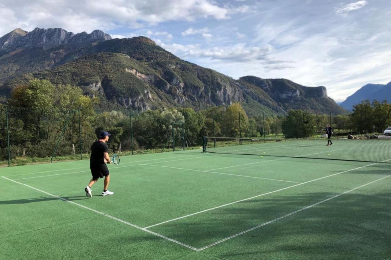The Green Fee Close To The Golf Course And 5 Minutes From The Lake Giez Dış mekan fotoğraf